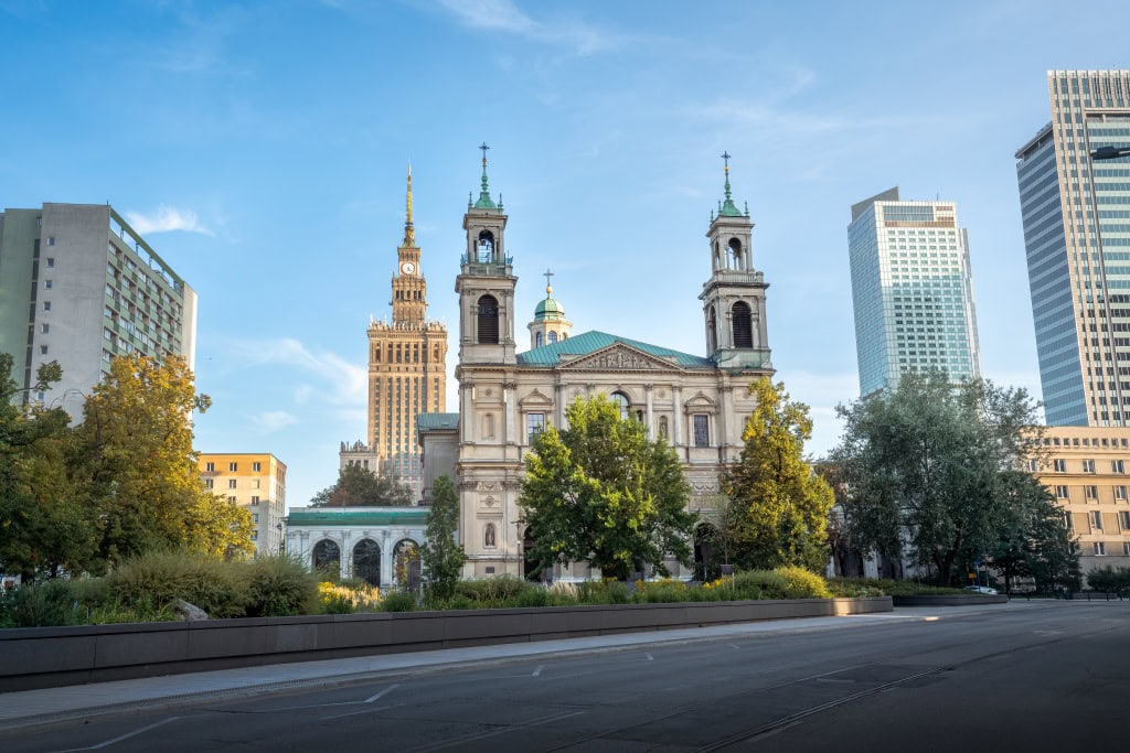 Varšava glavni grad Poljske ❤️| Mesto gde se sreću kultura i zabava..❤️ 1 Turistička agencija Deus Travel all saints church and palace of culture and scienc 2023 11 27 05 31 00 utc Turistička agencija Deus Travel